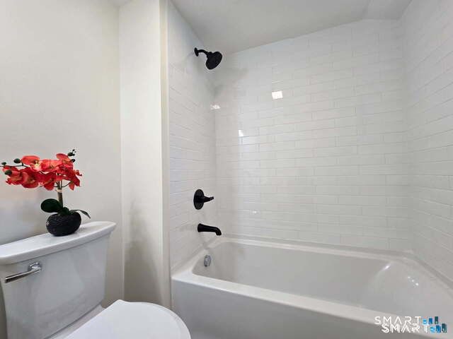 62 Benham Avenue, Waterford, CT 06375