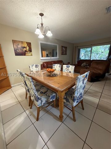 15771 SW 137th Ave 201, Miami, FL 33177