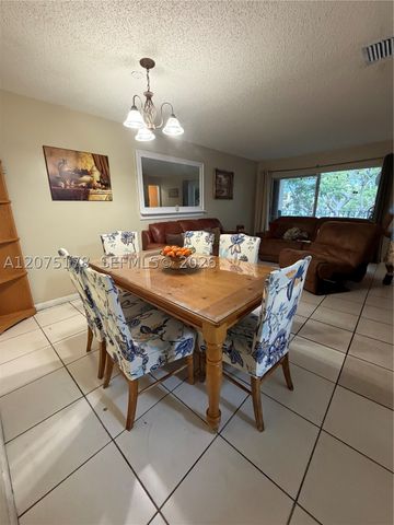 15771 SW 137th Ave 201, Miami, FL 33177