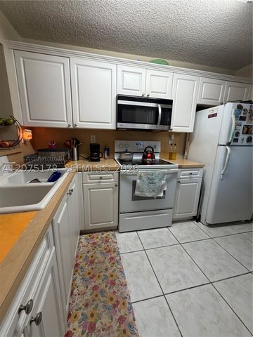 15771 SW 137th Ave 201, Miami, FL 33177
