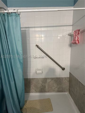 15771 SW 137th Ave 201, Miami, FL 33177