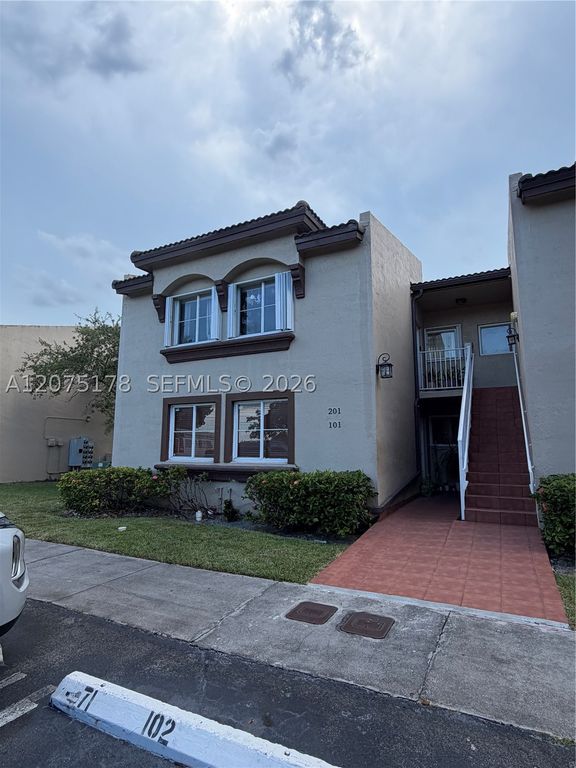 15771 SW 137th Ave 201, Miami, FL 33177
