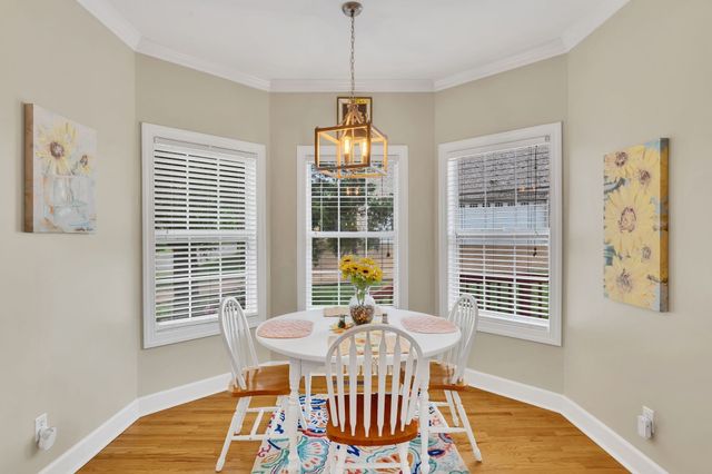 1046 Island Brook Dr, Hendersonville, TN 37075