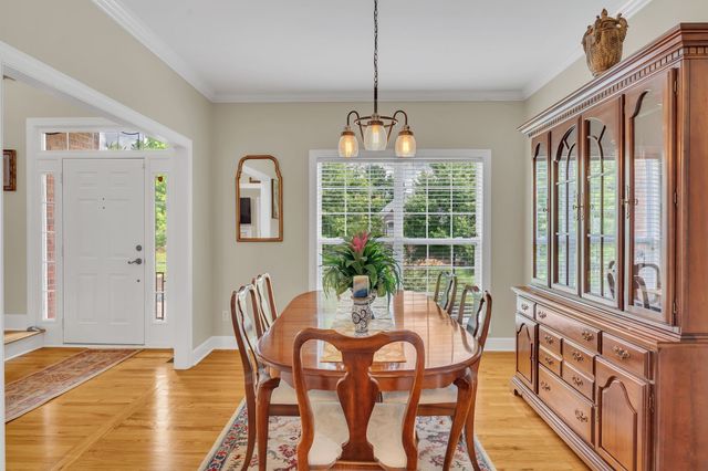 1046 Island Brook Dr, Hendersonville, TN 37075