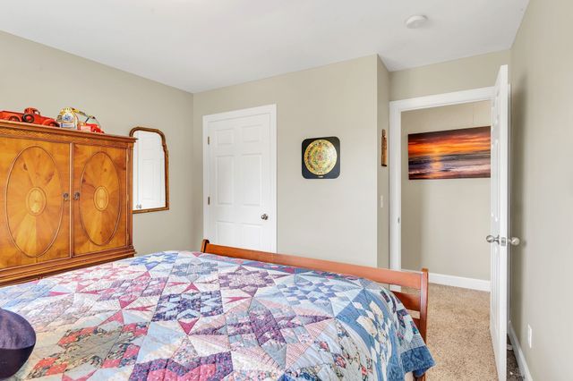 1046 Island Brook Dr, Hendersonville, TN 37075