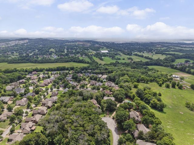 1046 Island Brook Dr, Hendersonville, TN 37075