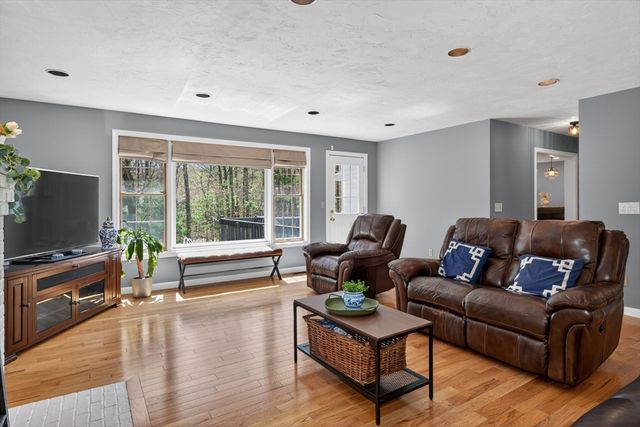 23 Twin Spring Drive, Boylston, MA 01505