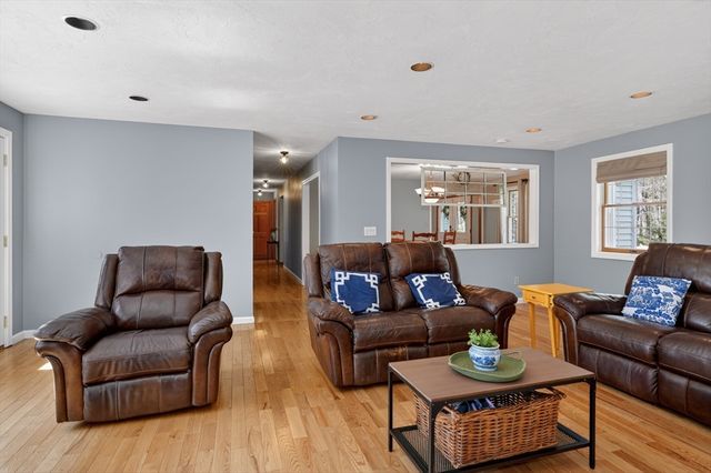 23 Twin Spring Drive, Boylston, MA 01505