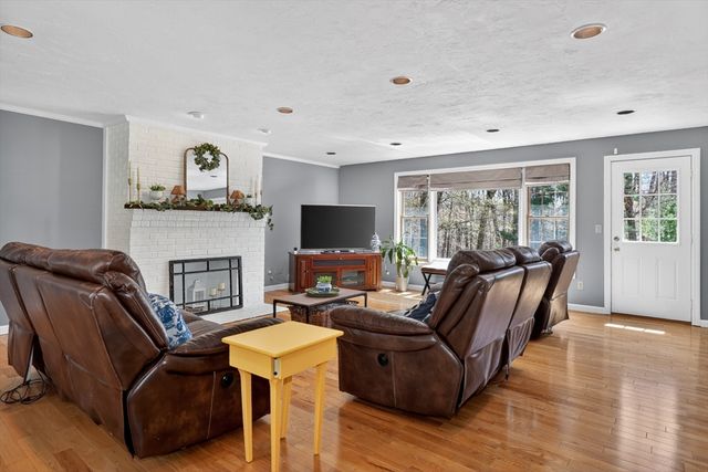 23 Twin Spring Drive, Boylston, MA 01505