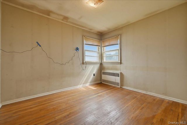 25707 147th Avenue, Rosedale, NY 11422