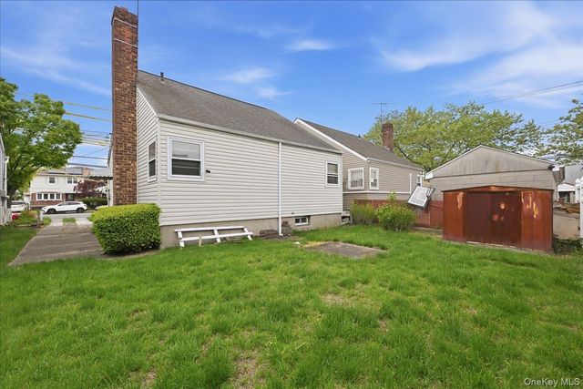 25707 147th Avenue, Rosedale, NY 11422