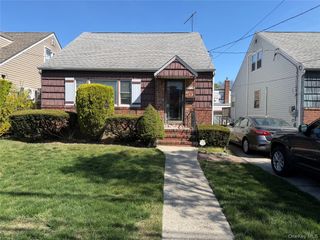 25707 147th Avenue, Rosedale, NY 11422