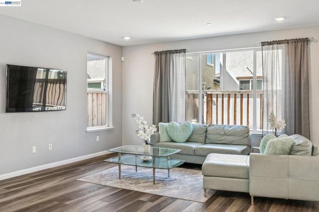 209 Brush Creek Dr, Brentwood, CA 94513