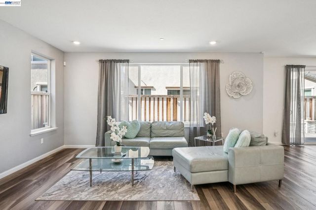 209 Brush Creek Dr, Brentwood, CA 94513