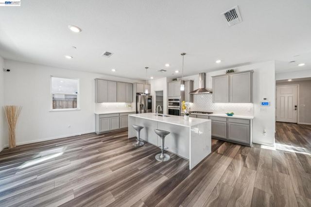 209 Brush Creek Dr, Brentwood, CA 94513