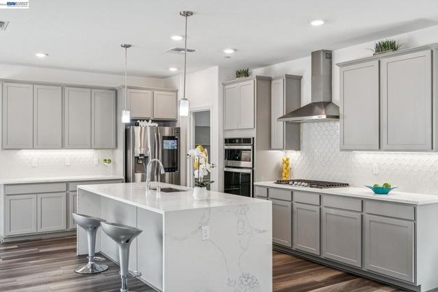 209 Brush Creek Dr, Brentwood, CA 94513