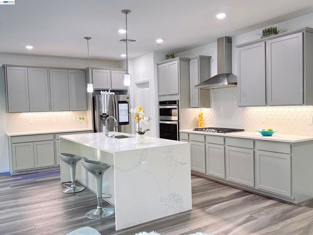 209 Brush Creek Dr, Brentwood, CA 94513