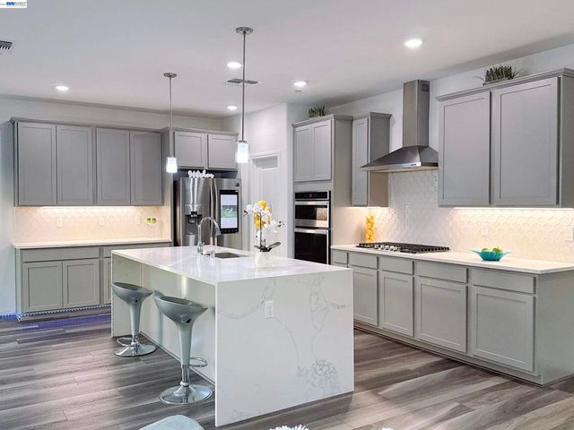209 Brush Creek Dr, Brentwood, CA 94513