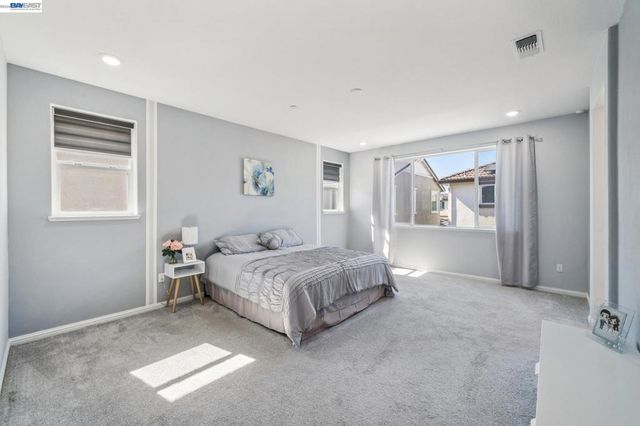 209 Brush Creek Dr, Brentwood, CA 94513