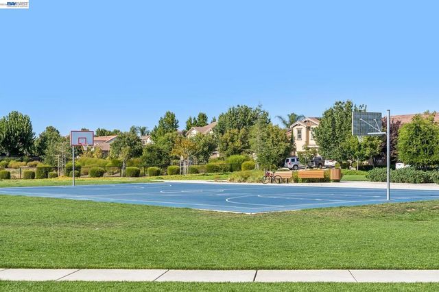 209 Brush Creek Dr, Brentwood, CA 94513