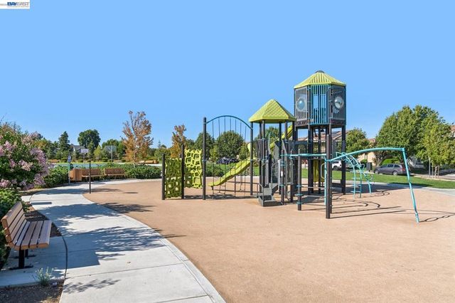 209 Brush Creek Dr, Brentwood, CA 94513
