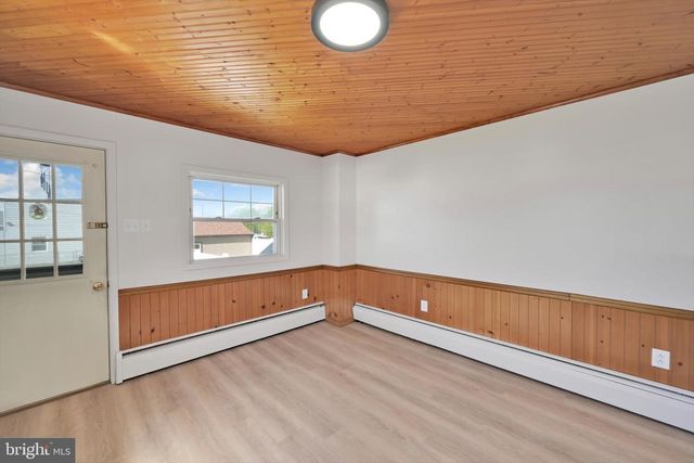 204 S BROAD MOUNTAIN AVE, Frackville, PA 17931