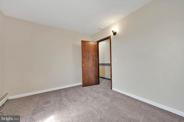204 S BROAD MOUNTAIN AVE, Frackville, PA 17931