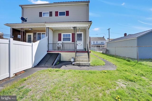 204 S BROAD MOUNTAIN AVE, Frackville, PA 17931