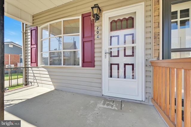 204 S BROAD MOUNTAIN AVE, Frackville, PA 17931
