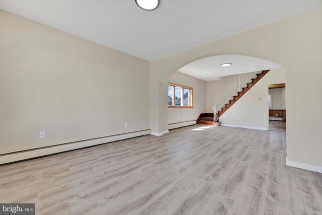 204 S BROAD MOUNTAIN AVE, Frackville, PA 17931