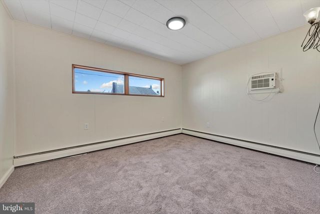 204 S BROAD MOUNTAIN AVE, Frackville, PA 17931