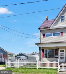 204 S BROAD MOUNTAIN AVE, Frackville, PA 17931