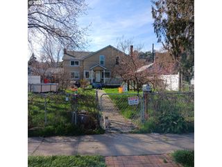 1008 E 12TH St, The Dalles, OR 97058
