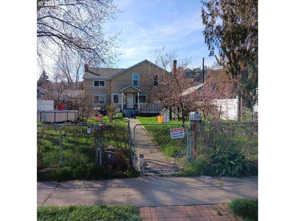 1008 E 12TH St, The Dalles, OR 97058