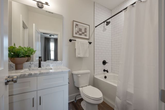 5621 Lenox Ave Unit 4, Nashville, TN 37209