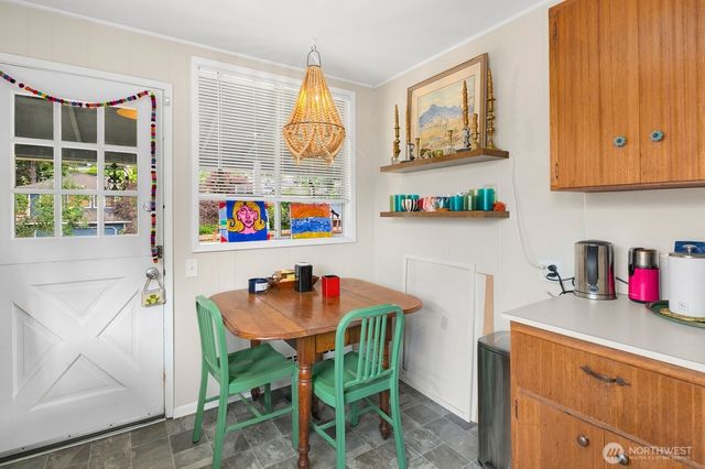 919 6th Avenue S, Edmonds, WA 98020