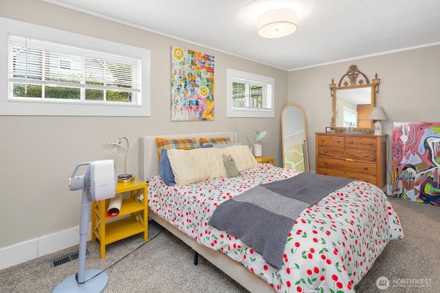919 6th Avenue S, Edmonds, WA 98020