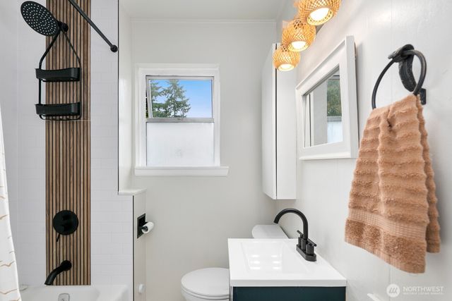 919 6th Avenue S, Edmonds, WA 98020