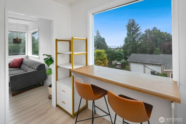 919 6th Avenue S, Edmonds, WA 98020