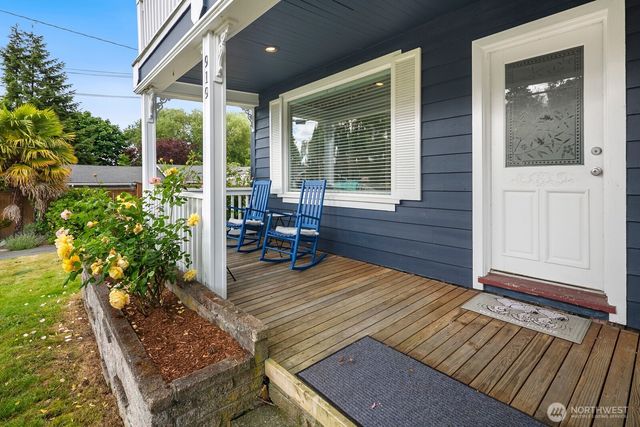 919 6th Avenue S, Edmonds, WA 98020