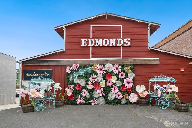 919 6th Avenue S, Edmonds, WA 98020