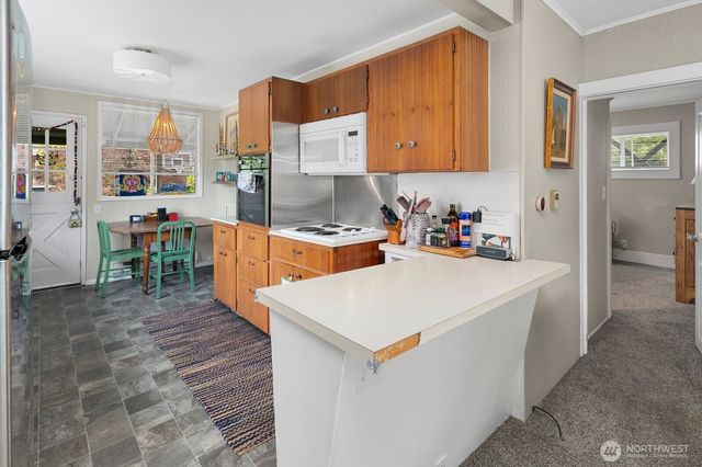 919 6th Avenue S, Edmonds, WA 98020