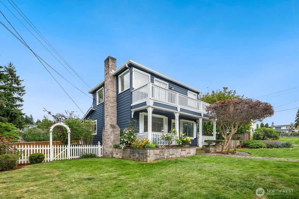 919 6th Avenue S, Edmonds, WA 98020