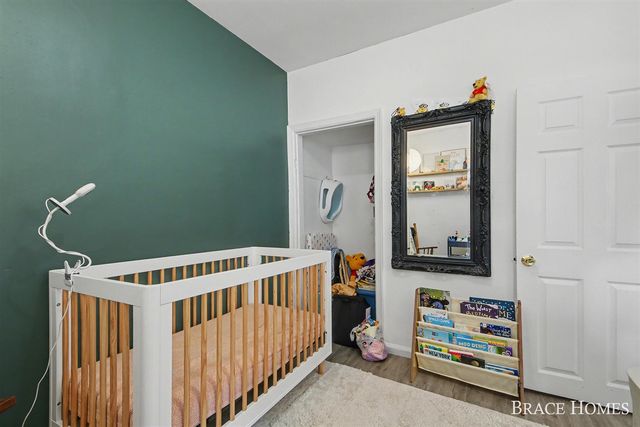 17 Vandine Place, Grand Rapids, MI 49503