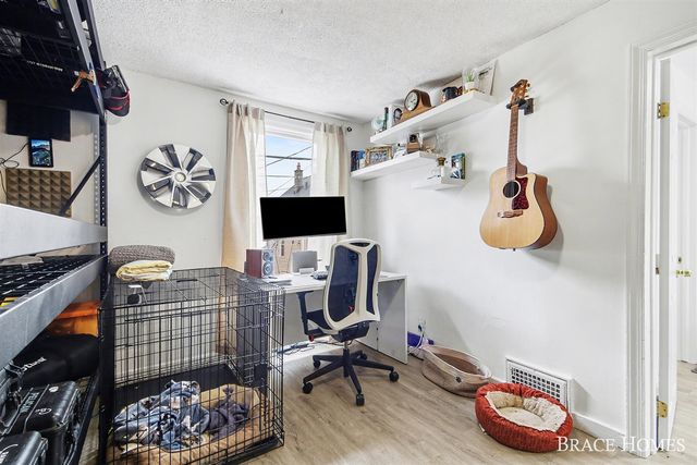 17 Vandine Place, Grand Rapids, MI 49503