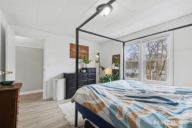 17 Vandine Place, Grand Rapids, MI 49503