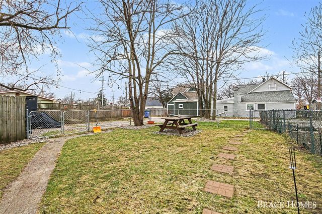 17 Vandine Place, Grand Rapids, MI 49503