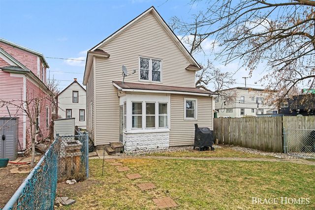 17 Vandine Place, Grand Rapids, MI 49503