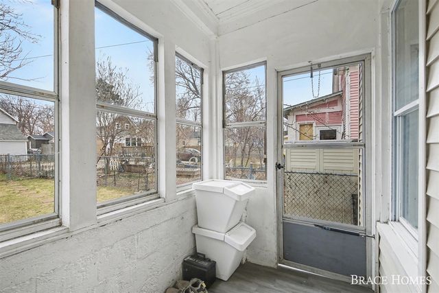 17 Vandine Place, Grand Rapids, MI 49503