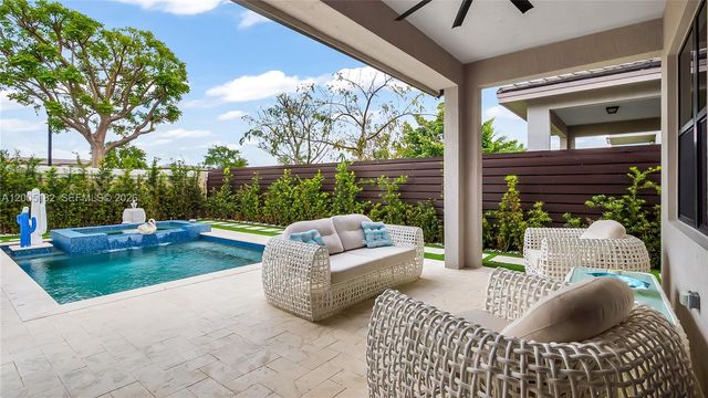 16051 NW 87th Ct, Miami Lakes, FL 33018